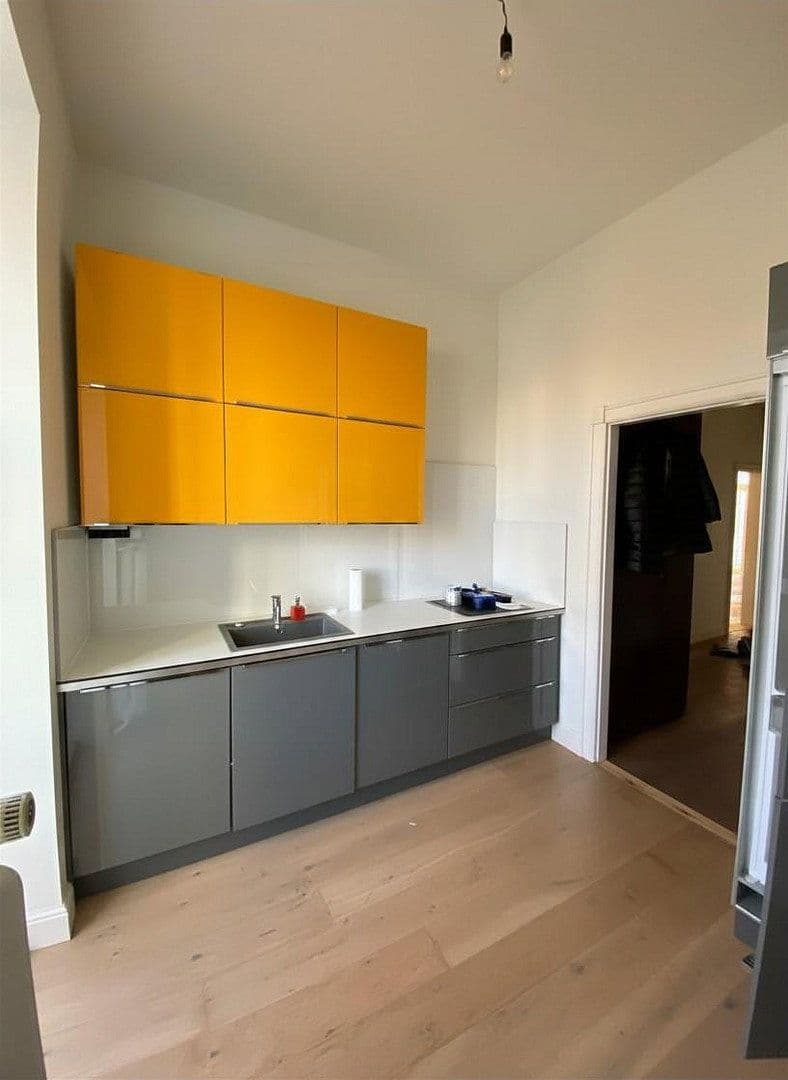 Prenájom bytu 3-izbový 110 m², Frankfurt, Hesensko Prenájom bytu 3-izbový 110 m², Frankfurt, Hesensko