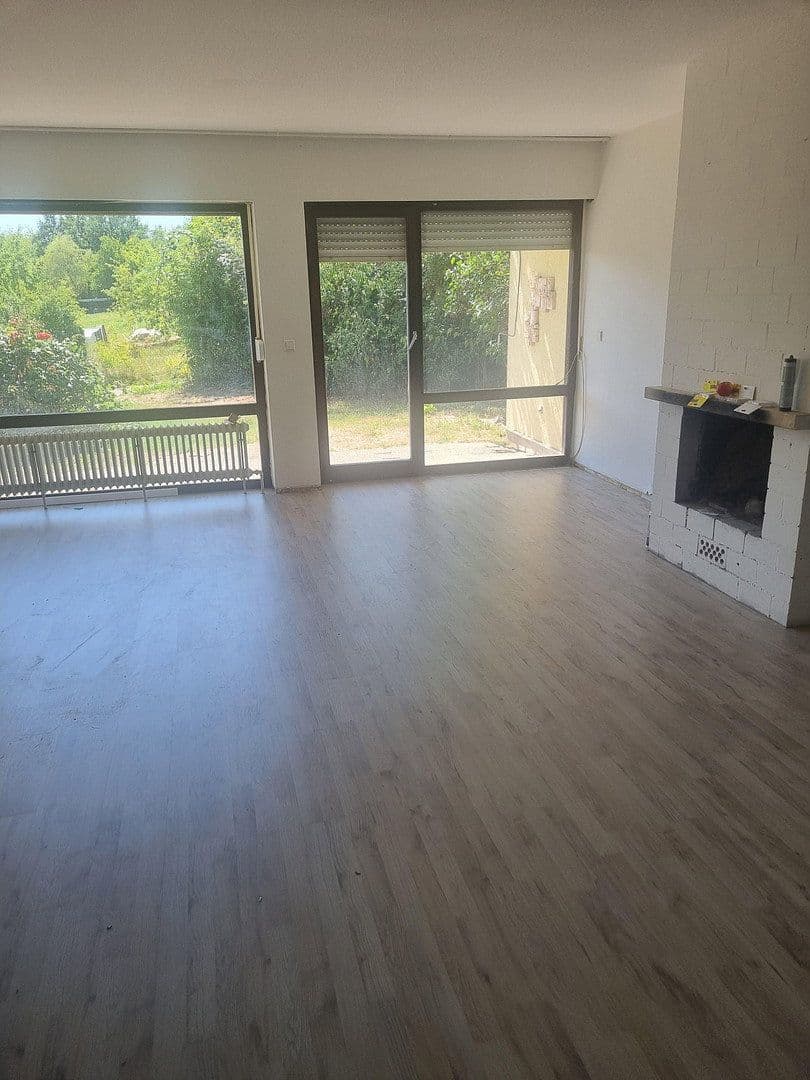 Predaj domu 130 m², pozemok 427 m², Karlsbad, Bádensko-Wurttembersko Predaj domu 130 m², pozemok 427 m², Karlsbad, Bádensko-Wurttembersko