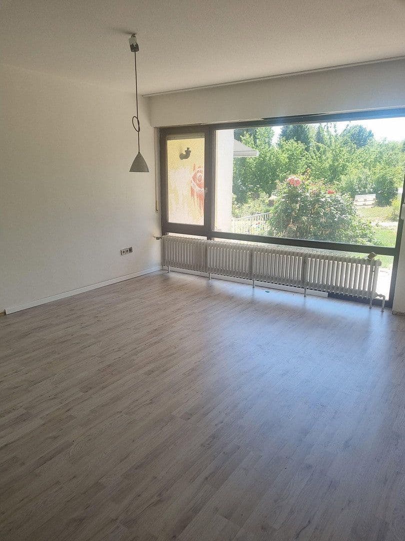 Predaj domu 130 m², pozemok 427 m², Karlsbad, Bádensko-Wurttembersko Predaj domu 130 m², pozemok 427 m², Karlsbad, Bádensko-Wurttembersko