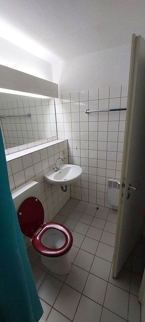 Prenájom bytu 1-izbový 22 m², Saarbrücken, Sársko Prenájom bytu 1-izbový 22 m², Saarbrücken, Sársko