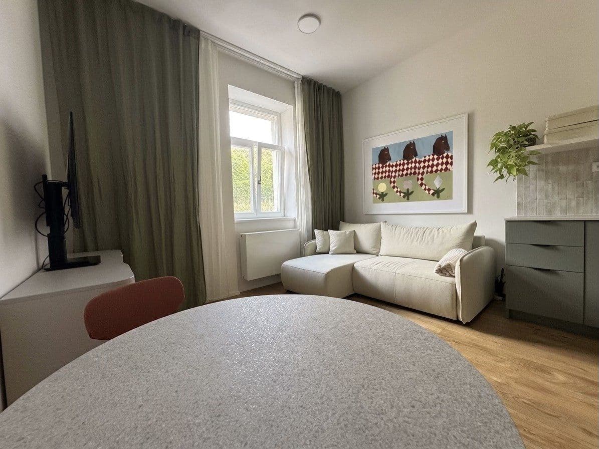 Prenájom bytu 39 m², Tachovske namesti, Praha, Praha Prenájom bytu 39 m², Tachovske namesti, Praha, Praha