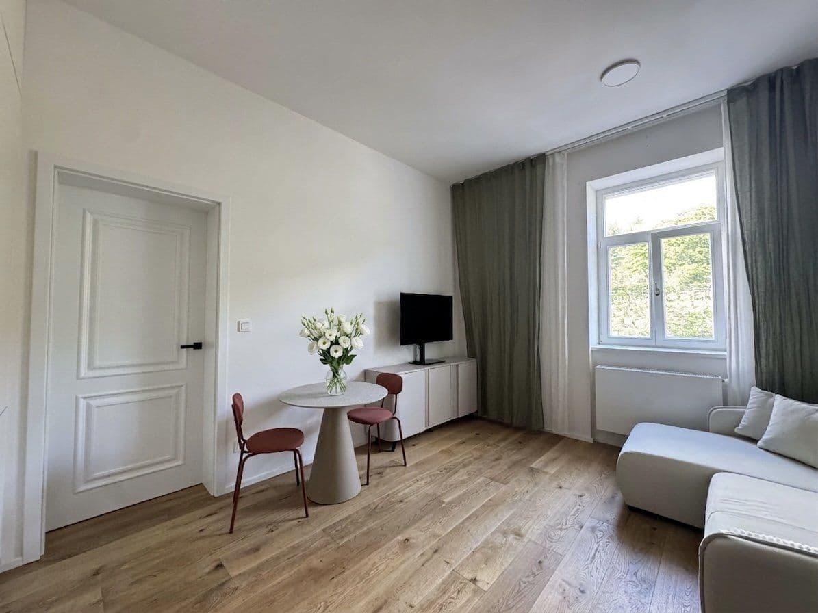 Prenájom bytu 39 m², Tachovske namesti, Praha, Praha Prenájom bytu 39 m², Tachovske namesti, Praha, Praha