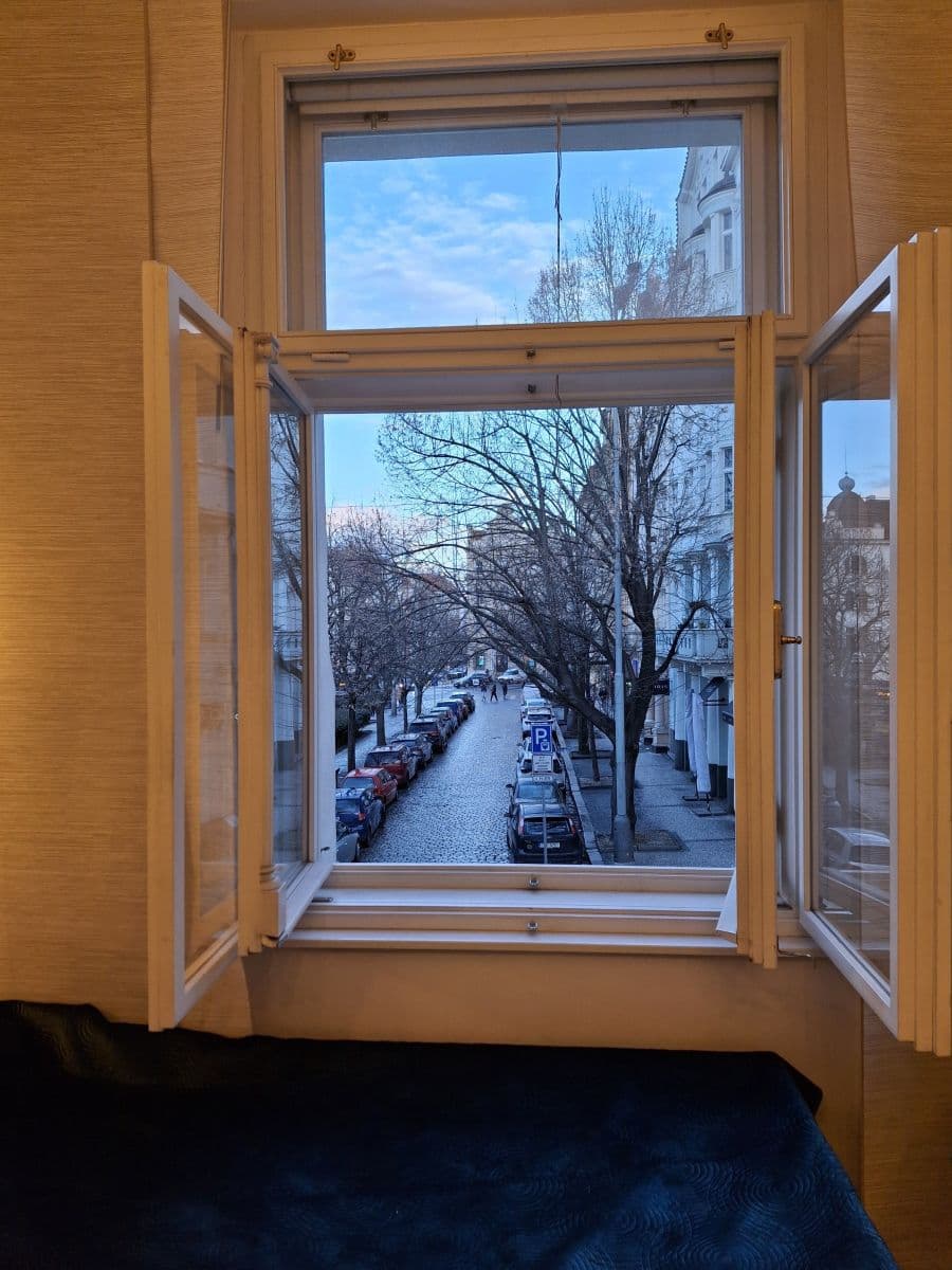 Prenájom bytu, náměstí Bratří Synků, Praha, Praha Prenájom bytu, náměstí Bratří Synků, Praha, Praha