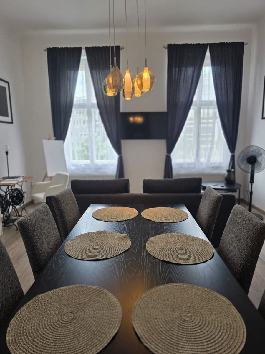 Prenájom bytu 82 m², U Nádražní lávky, Praha, Praha Prenájom bytu 82 m², U Nádražní lávky, Praha, Praha