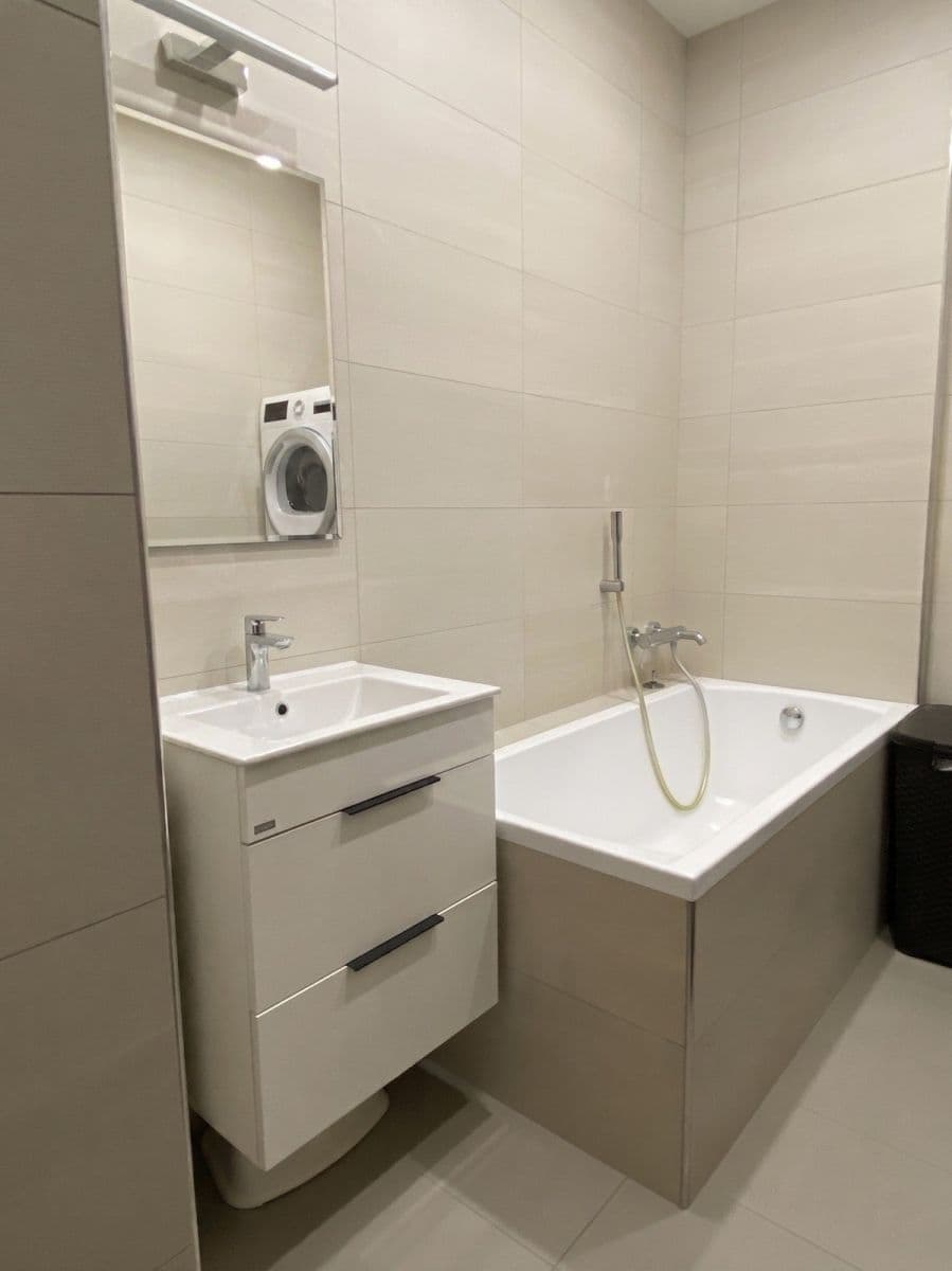Prenájom bytu 82 m², U Nádražní lávky, Praha, Praha Prenájom bytu 82 m², U Nádražní lávky, Praha, Praha