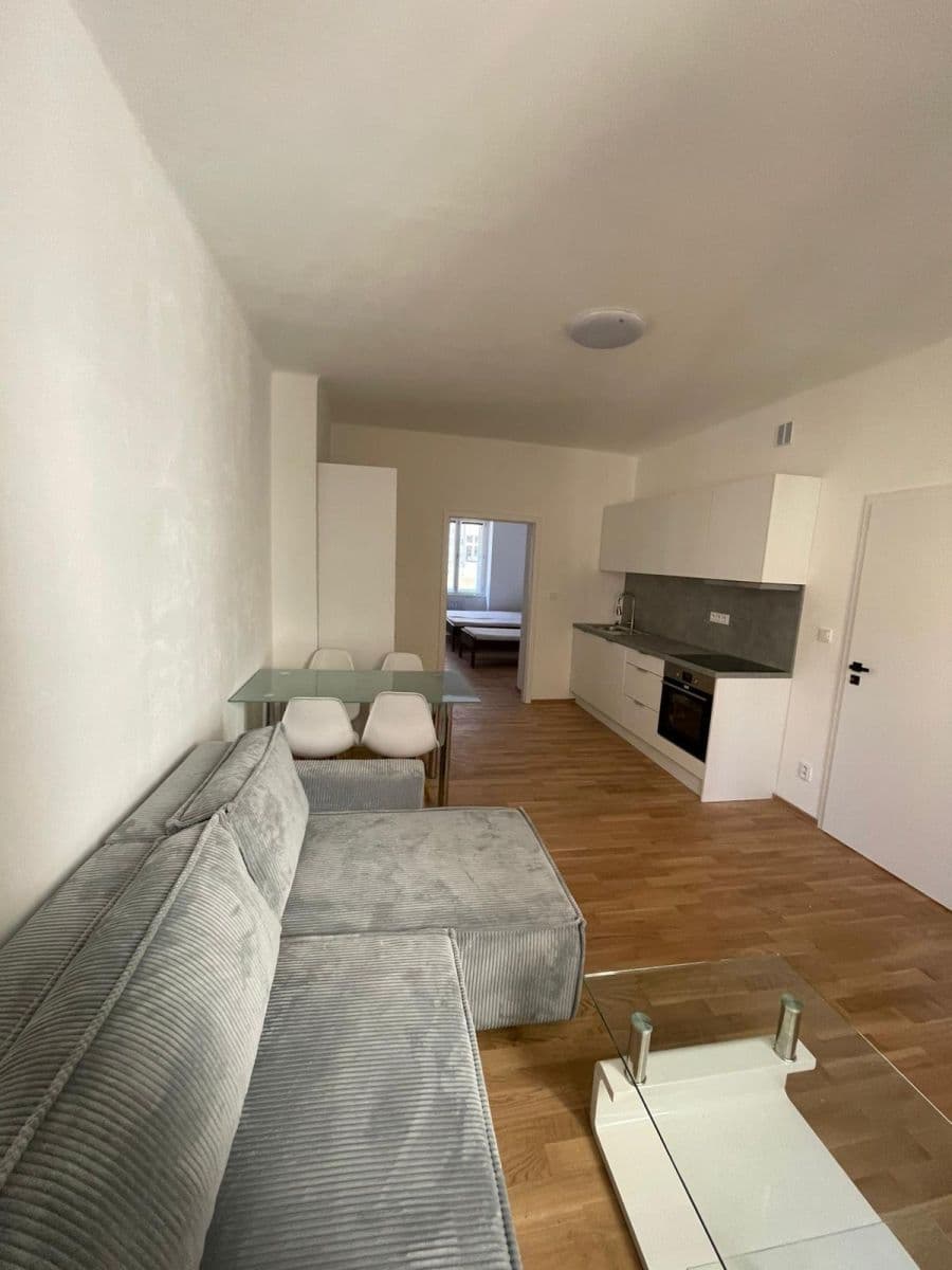 Prenájom bytu 52 m², Národní obrany, Praha, Praha Prenájom bytu 52 m², Národní obrany, Praha, Praha