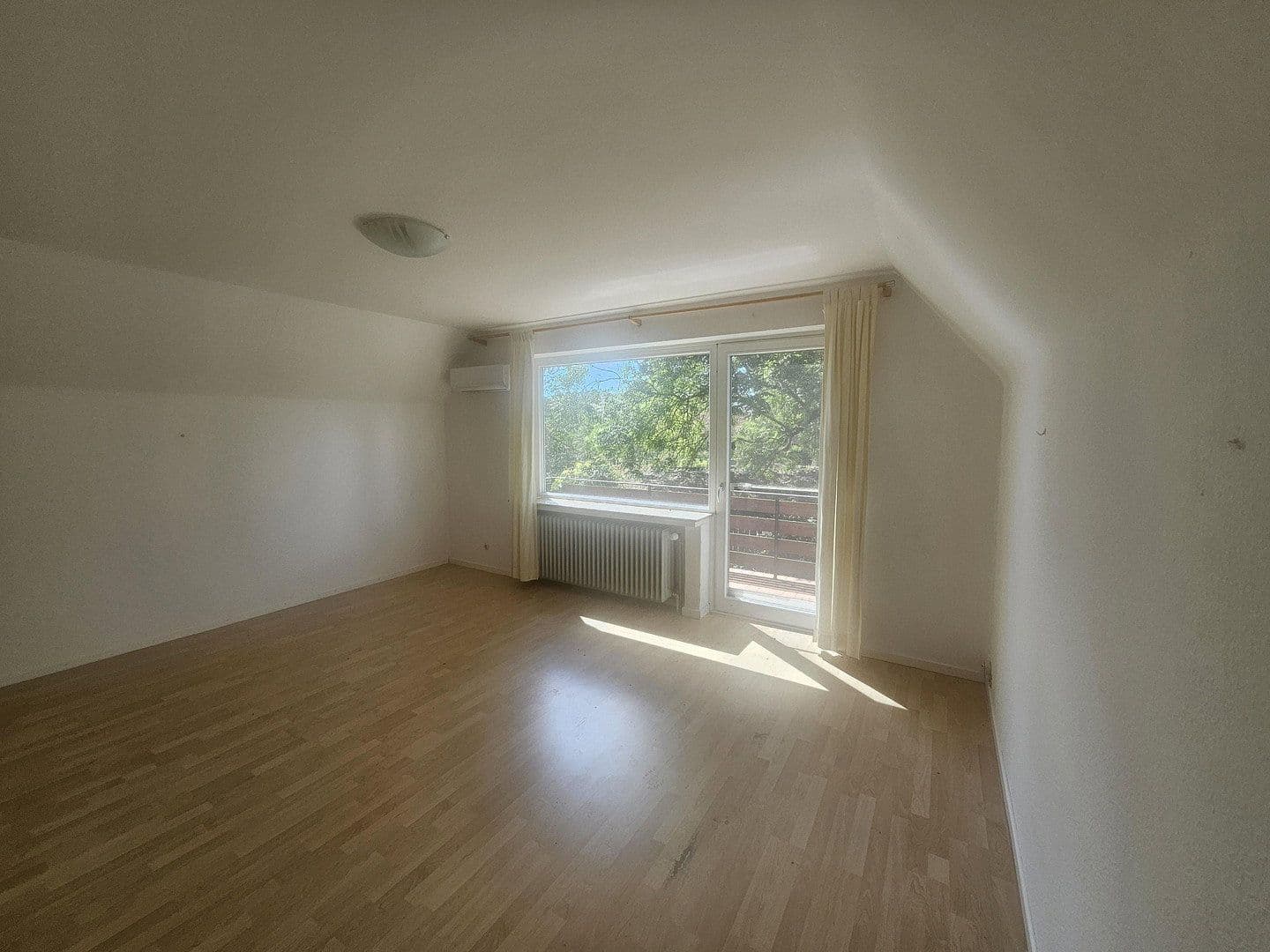Predaj domu 212 m², pozemok 1.883 m², Quelkhorner Landstraße, Ottersberg, Dolné Sasko Predaj domu 212 m², pozemok 1.883 m², Quelkhorner Landstraße, Ottersberg, Dolné Sasko
