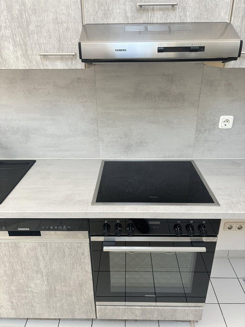 Prenájom bytu 2-izbový 98 m², Uferstraße 19, Leipzig, Sasko Prenájom bytu 2-izbový 98 m², Uferstraße 19, Leipzig, Sasko