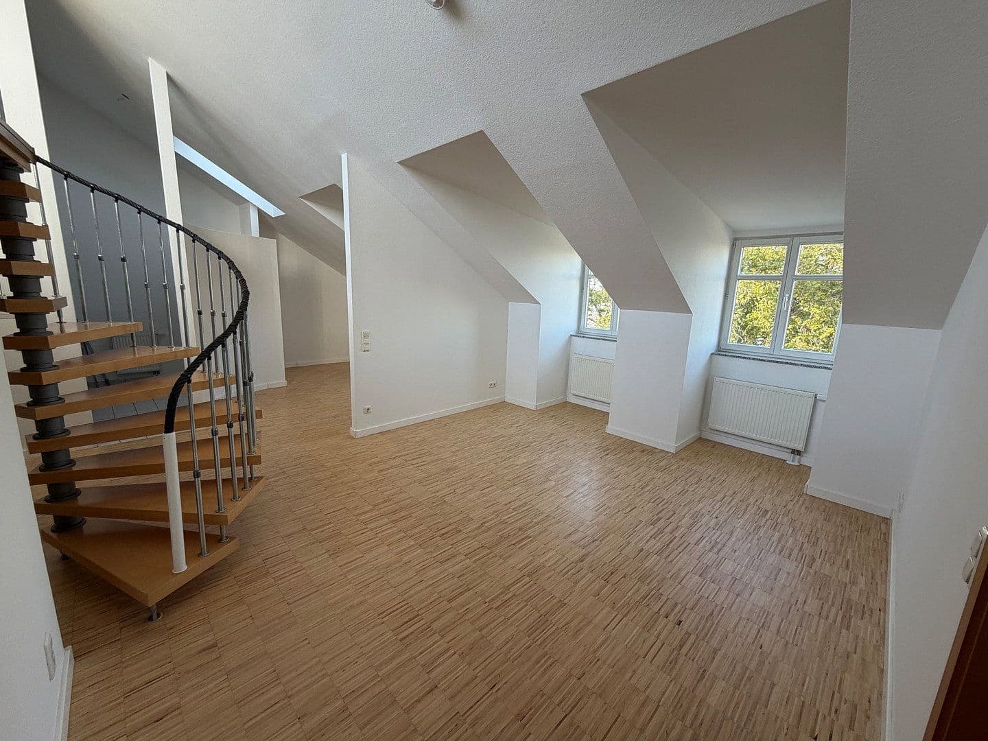 Prenájom bytu 2-izbový 98 m², Uferstraße 19, Leipzig, Sasko Prenájom bytu 2-izbový 98 m², Uferstraße 19, Leipzig, Sasko