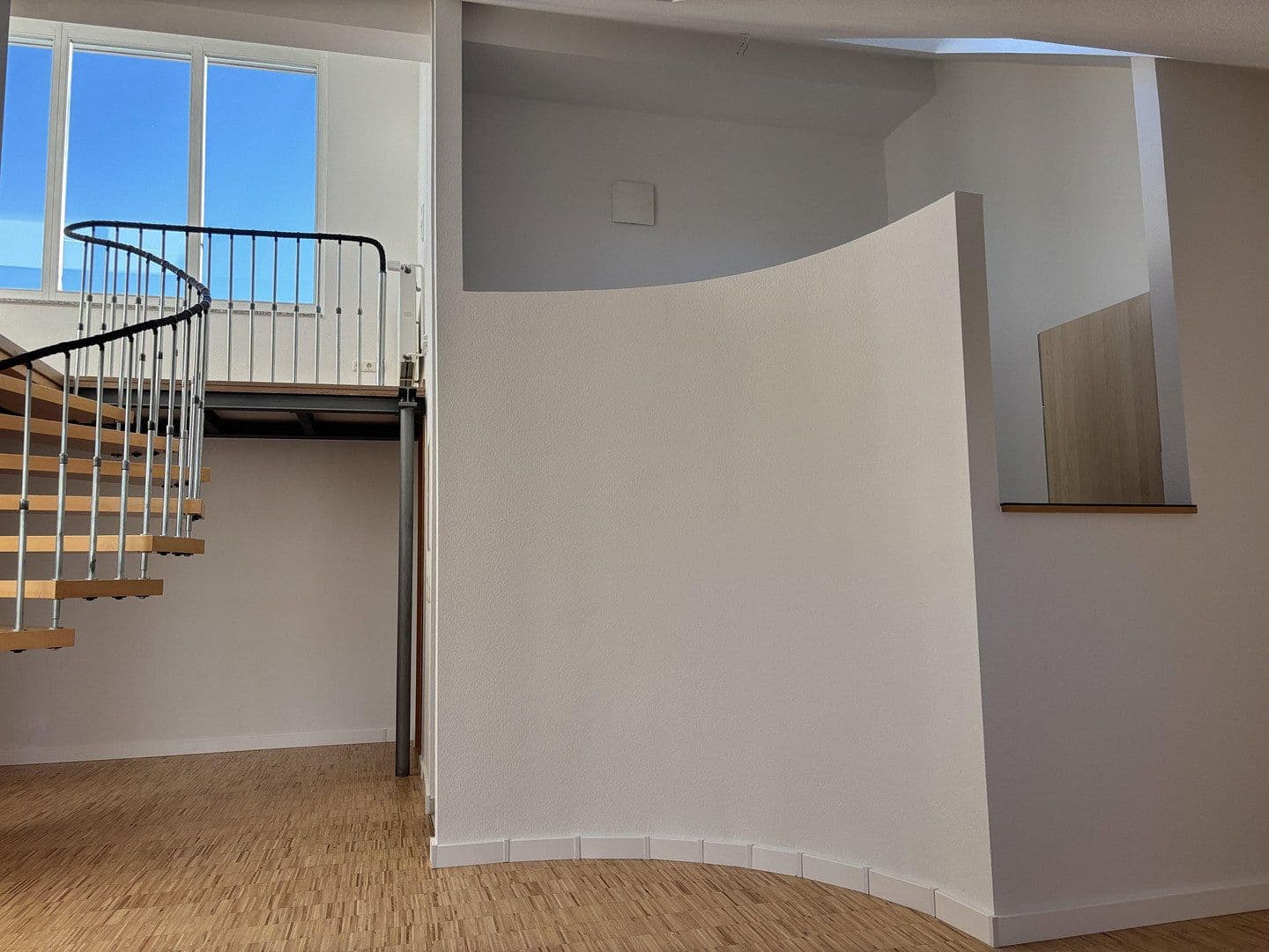Prenájom bytu 2-izbový 98 m², Uferstraße 19, Leipzig, Sasko Prenájom bytu 2-izbový 98 m², Uferstraße 19, Leipzig, Sasko