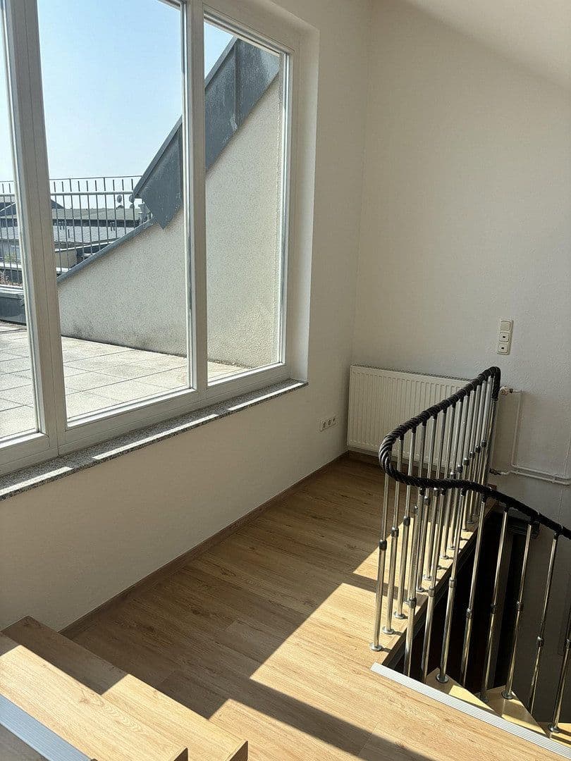 Prenájom bytu 2-izbový 98 m², Uferstraße 19, Leipzig, Sasko Prenájom bytu 2-izbový 98 m², Uferstraße 19, Leipzig, Sasko