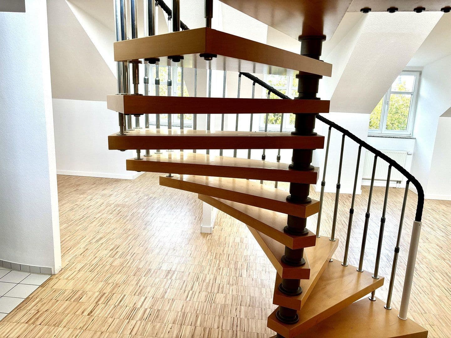 Prenájom bytu 2-izbový 98 m², Uferstraße 19, Leipzig, Sasko Prenájom bytu 2-izbový 98 m², Uferstraße 19, Leipzig, Sasko