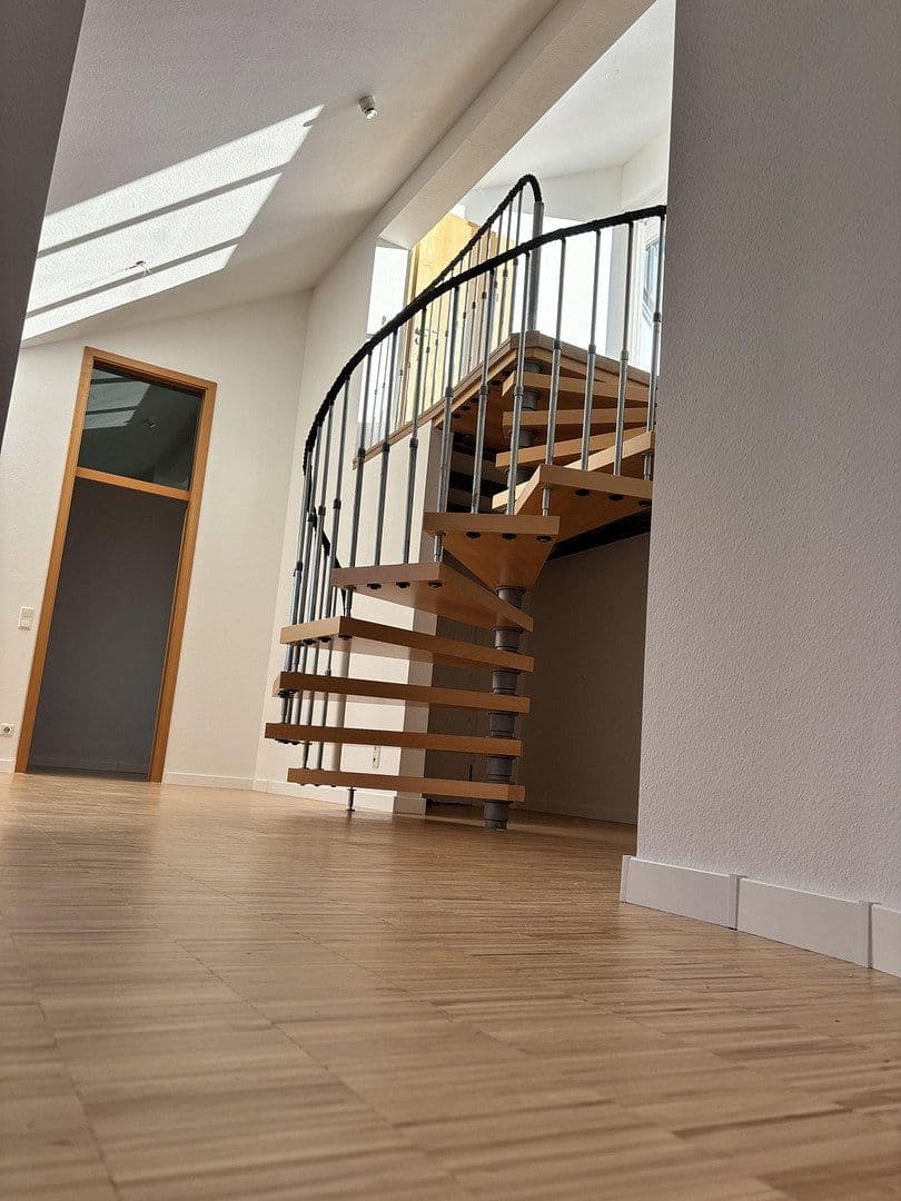 Prenájom bytu 2-izbový 98 m², Uferstraße 19, Leipzig, Sasko Prenájom bytu 2-izbový 98 m², Uferstraße 19, Leipzig, Sasko