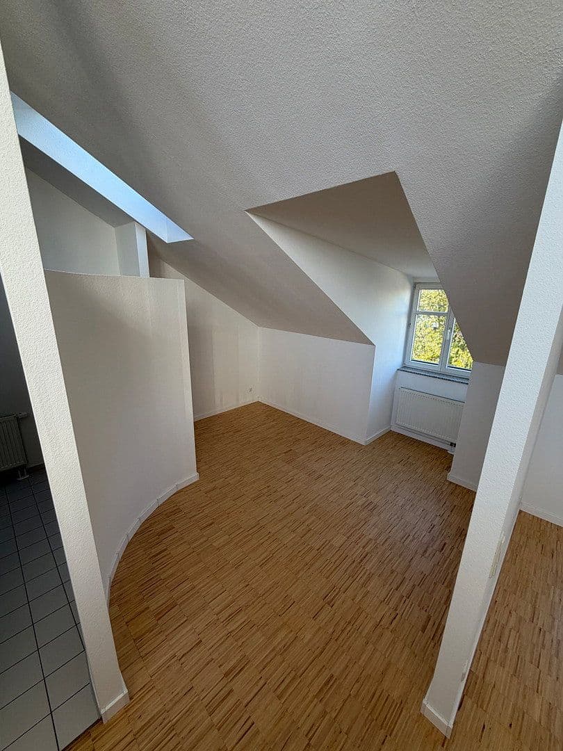 Prenájom bytu 2-izbový 98 m², Uferstraße 19, Leipzig, Sasko Prenájom bytu 2-izbový 98 m², Uferstraße 19, Leipzig, Sasko