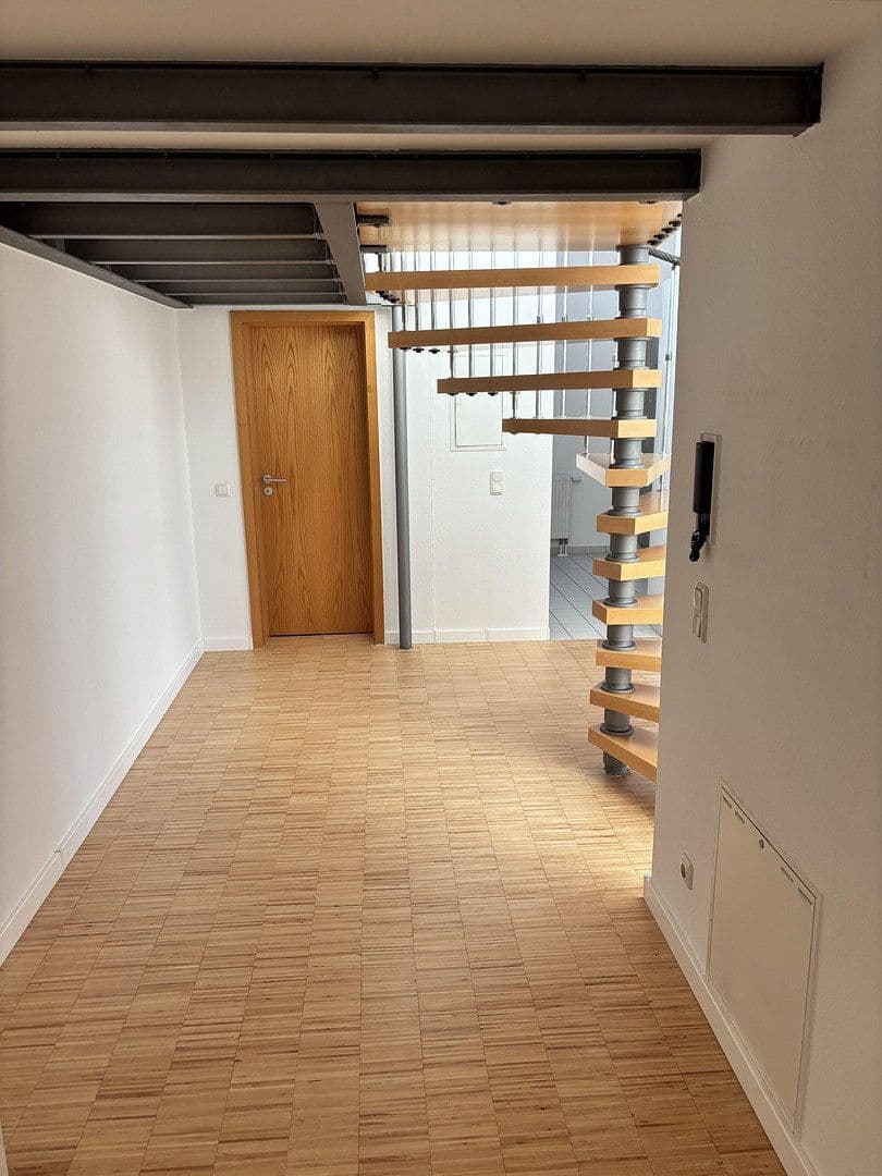 Prenájom bytu 2-izbový 98 m², Uferstraße 19, Leipzig, Sasko Prenájom bytu 2-izbový 98 m², Uferstraße 19, Leipzig, Sasko