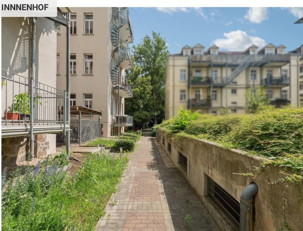 Prenájom bytu 2-izbový 98 m², Uferstraße 19, Leipzig, Sasko Prenájom bytu 2-izbový 98 m², Uferstraße 19, Leipzig, Sasko