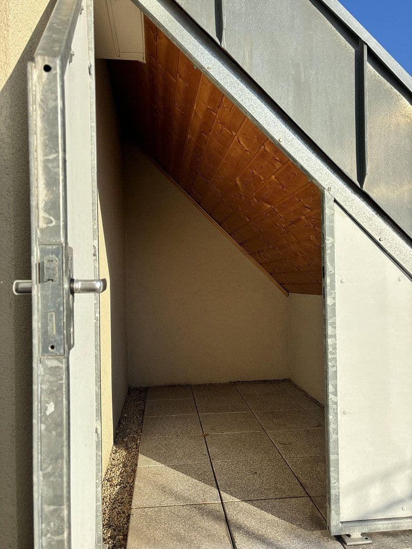 Prenájom bytu 2-izbový 98 m², Uferstraße 19, Leipzig, Sasko Prenájom bytu 2-izbový 98 m², Uferstraße 19, Leipzig, Sasko