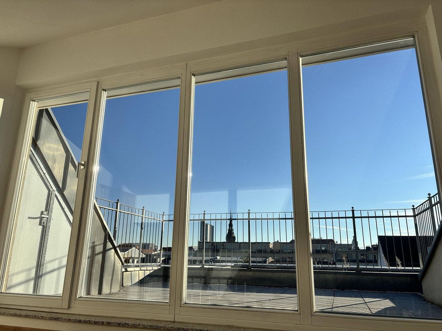 Prenájom bytu 2-izbový 98 m², Uferstraße 19, Leipzig, Sasko Prenájom bytu 2-izbový 98 m², Uferstraße 19, Leipzig, Sasko
