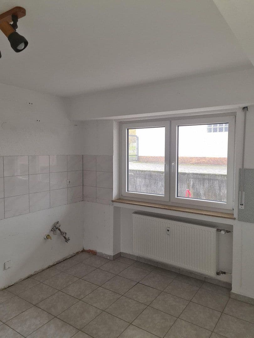 Prenájom bytu 3-izbový 110 m², Sinntal, Hesensko Prenájom bytu 3-izbový 110 m², Sinntal, Hesensko
