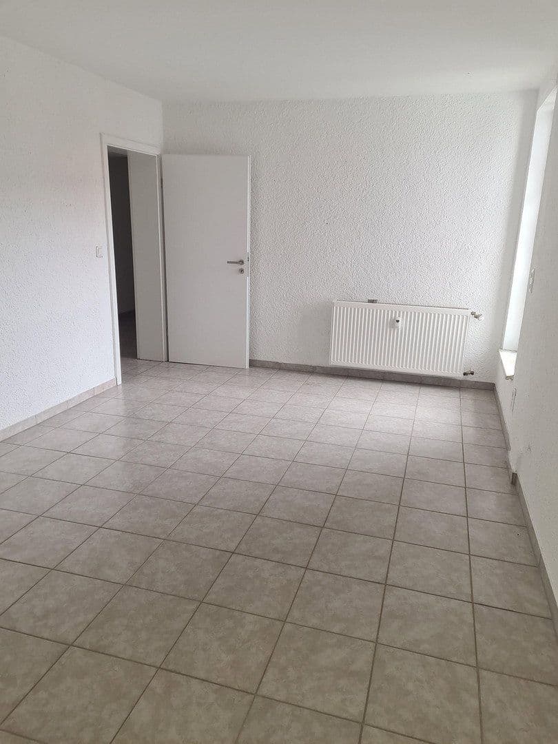 Prenájom bytu 3-izbový 110 m², Sinntal, Hesensko Prenájom bytu 3-izbový 110 m², Sinntal, Hesensko
