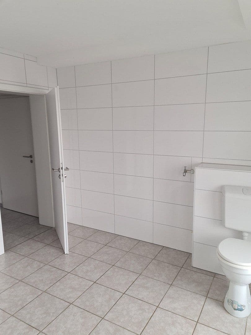 Prenájom bytu 3-izbový 110 m², Sinntal, Hesensko Prenájom bytu 3-izbový 110 m², Sinntal, Hesensko