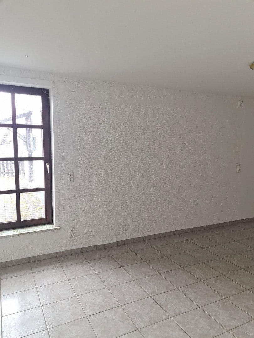 Prenájom bytu 3-izbový 110 m², Sinntal, Hesensko Prenájom bytu 3-izbový 110 m², Sinntal, Hesensko