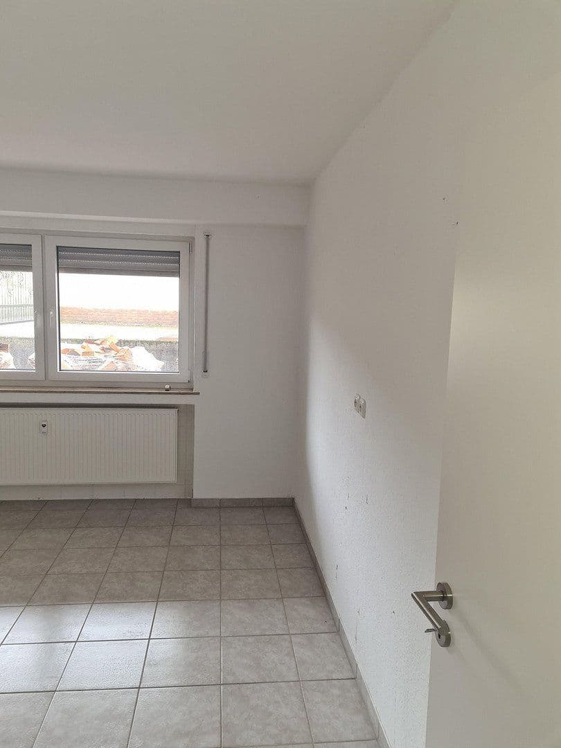 Prenájom bytu 3-izbový 110 m², Sinntal, Hesensko Prenájom bytu 3-izbový 110 m², Sinntal, Hesensko