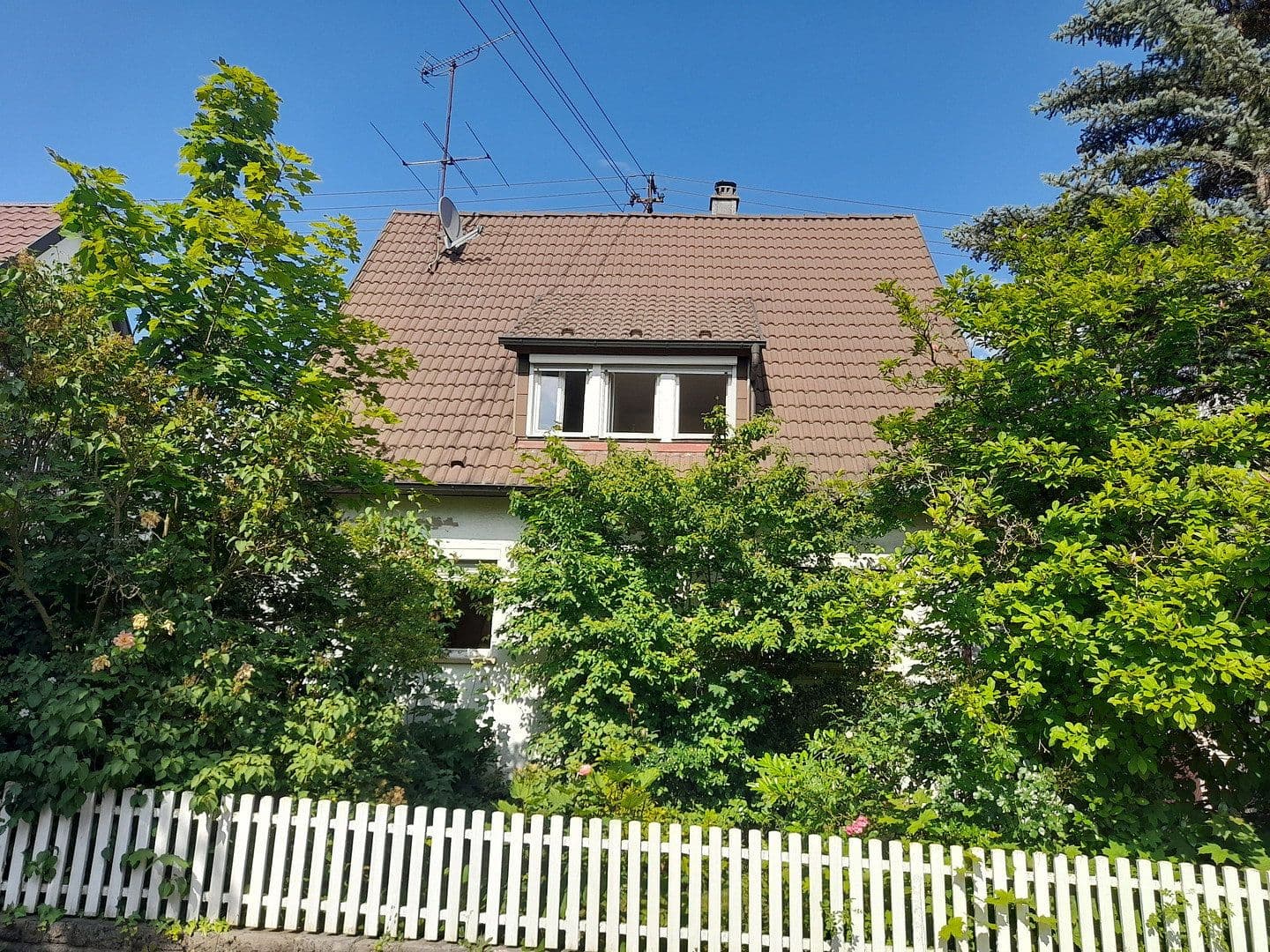 Predaj domu 124 m², pozemok 490 m², Sindelfingen, Bádensko-Wurttembersko Predaj domu 124 m², pozemok 490 m², Sindelfingen, Bádensko-Wurttembersko