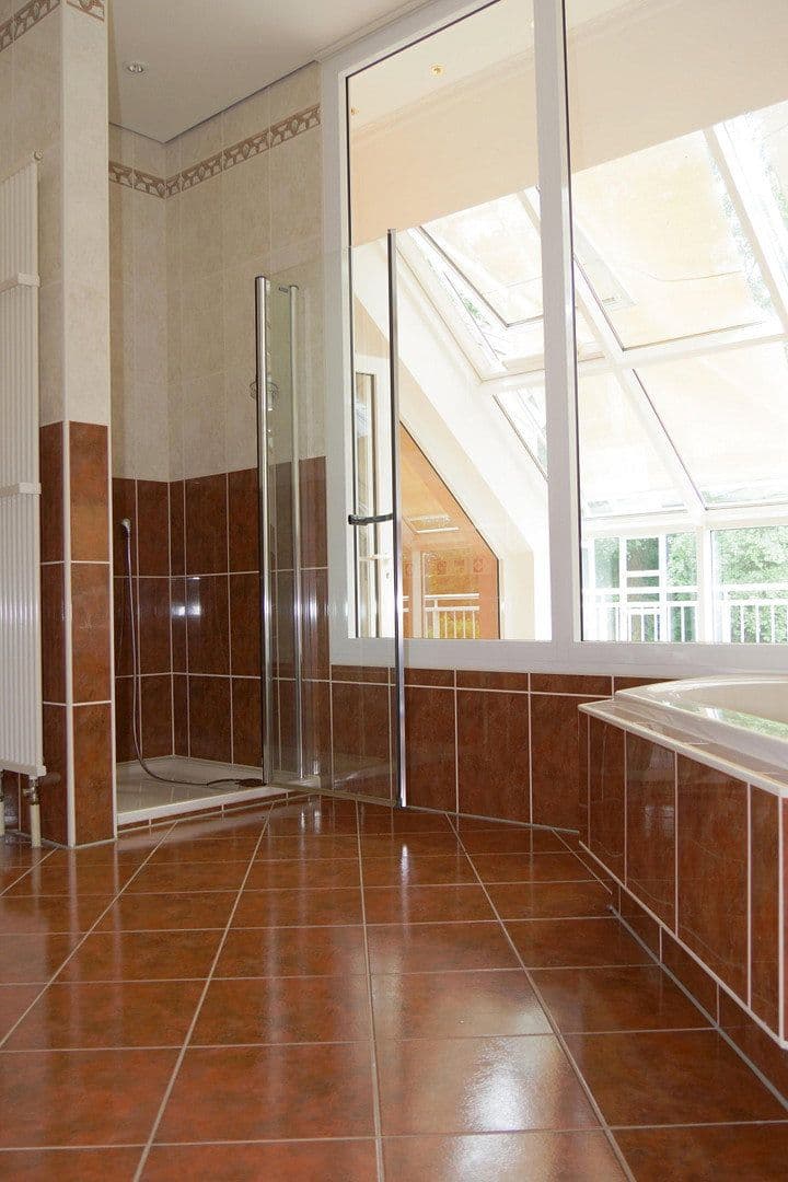 Predaj domu 1.082 m², pozemok 9.536 m², Kolkwitz, Brandenbursko Predaj domu 1.082 m², pozemok 9.536 m², Kolkwitz, Brandenbursko