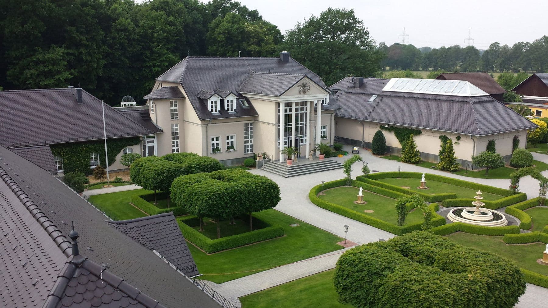 Predaj domu 1.082 m², pozemok 9.536 m², Kolkwitz, Brandenbursko Predaj domu 1.082 m², pozemok 9.536 m², Kolkwitz, Brandenbursko