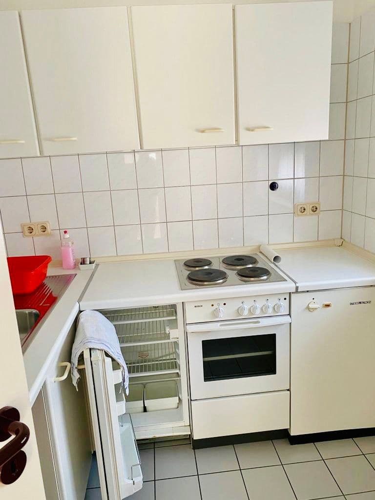 Prenájom bytu 1-izbový 38 m², Schiersteiner Straße, Wiesbaden, Hesensko Prenájom bytu 1-izbový 38 m², Schiersteiner Straße, Wiesbaden, Hesensko
