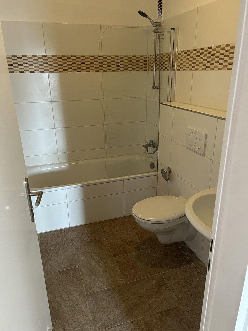 Prenájom bytu 3-izbový 81 m², Rodgau, Hesensko Prenájom bytu 3-izbový 81 m², Rodgau, Hesensko