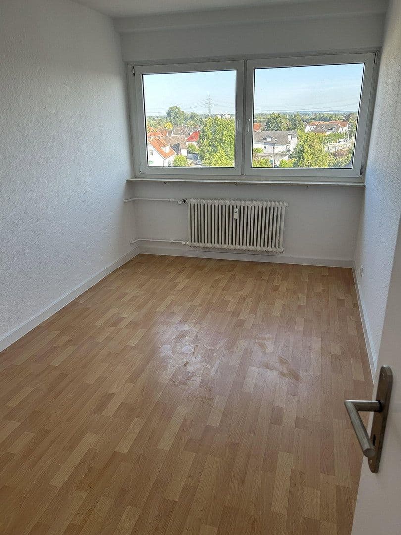 Prenájom bytu 3-izbový 81 m², Rodgau, Hesensko Prenájom bytu 3-izbový 81 m², Rodgau, Hesensko