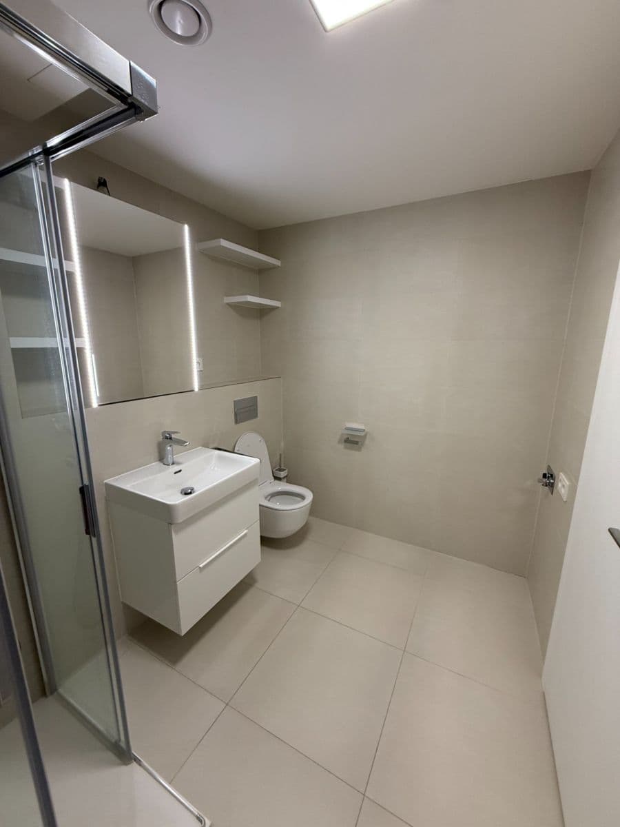 Prenájom bytu 1-izbový 36 m², Vrbova, Praha, Praha Prenájom bytu 1-izbový 36 m², Vrbova, Praha, Praha