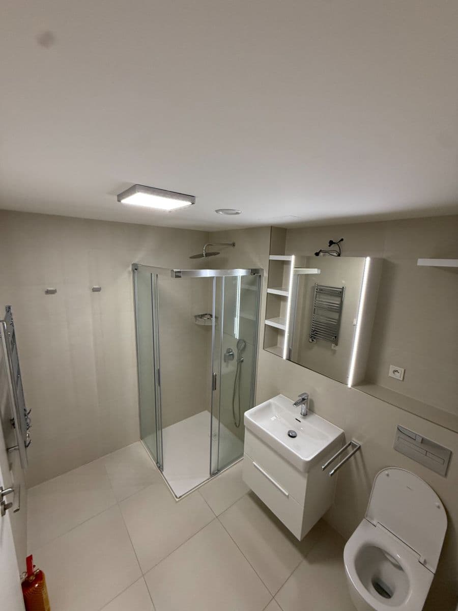 Prenájom bytu 1-izbový 36 m², Vrbova, Praha, Praha Prenájom bytu 1-izbový 36 m², Vrbova, Praha, Praha
