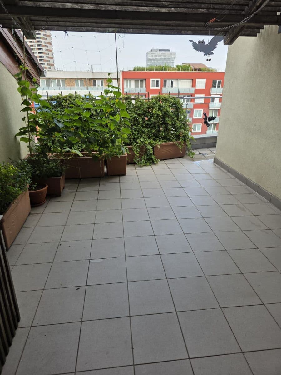 Predaj bytu 5-izbový 180 m², Lužná, Petržalka, Bratislavský kraj Predaj bytu 5-izbový 180 m², Lužná, Petržalka, Bratislavský kraj