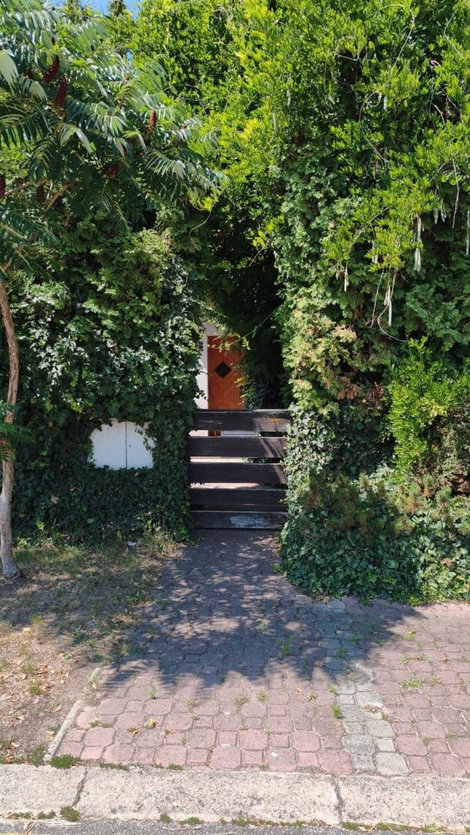 Predaj domu 215 m², pozemok 700 m², Husova, Zeleneč, Středočeský kraj Predaj domu 215 m², pozemok 700 m², Husova, Zeleneč, Středočeský kraj