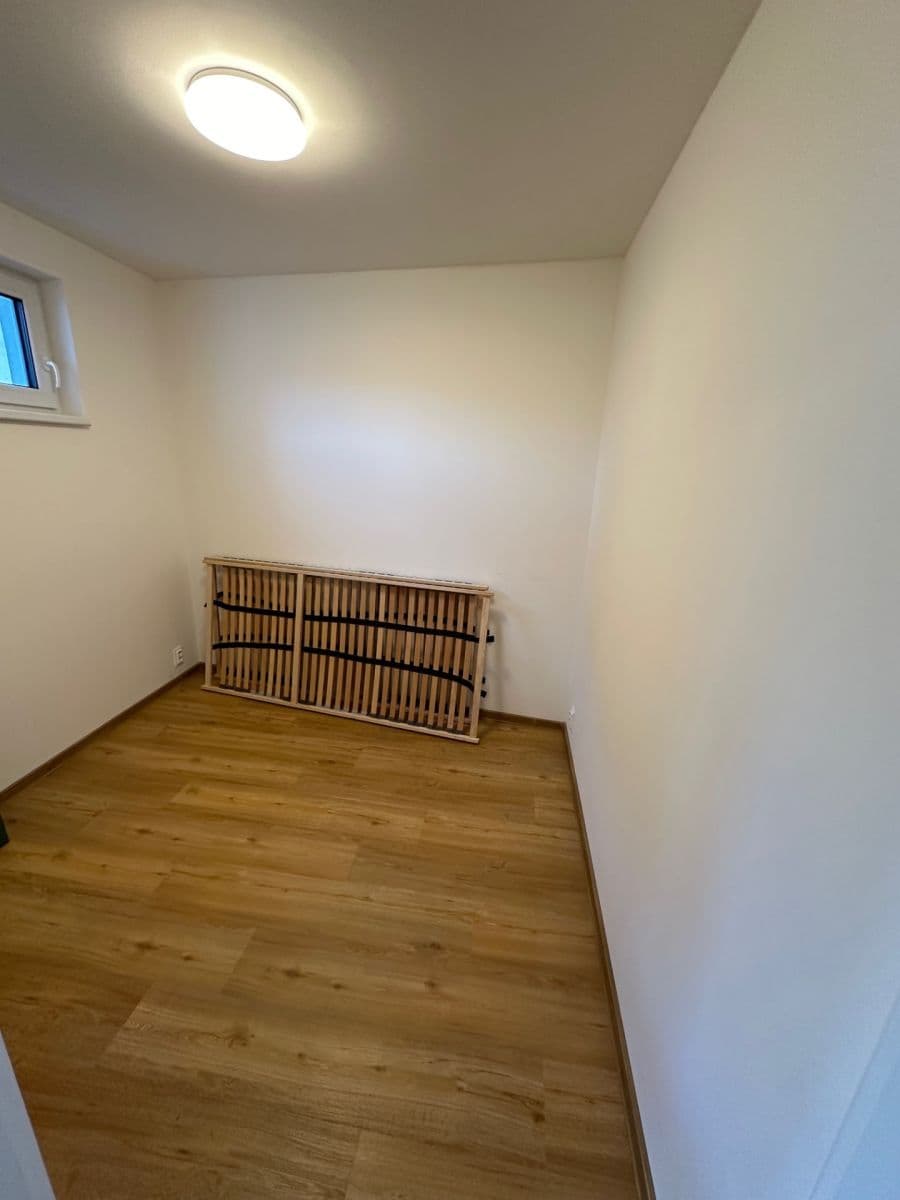 Prenájom bytu 2-izbový 35 m², Pod Stárkou, Praha, Praha Prenájom bytu 2-izbový 35 m², Pod Stárkou, Praha, Praha