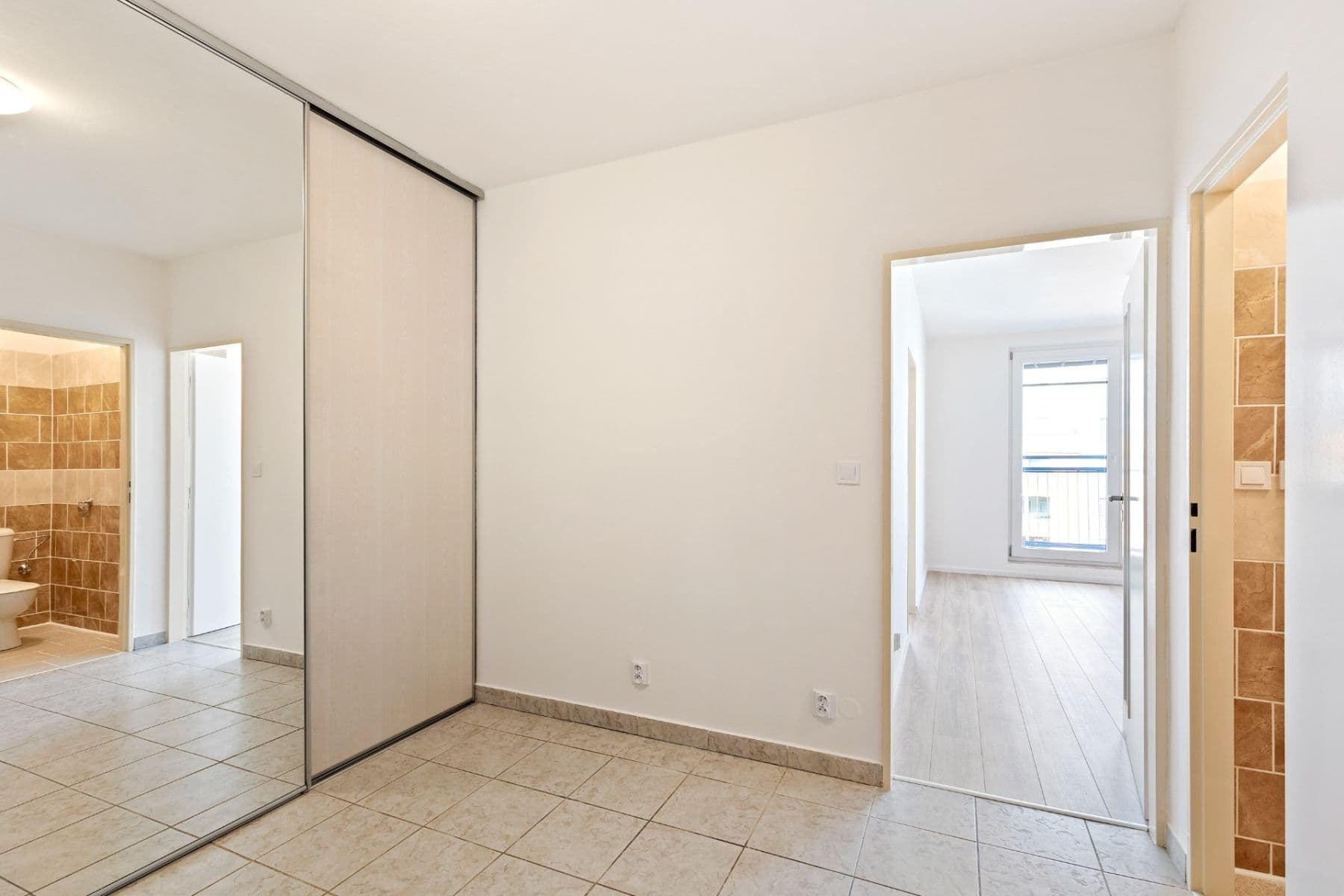 Prenájom bytu 2-izbový 46 m², Hnězdenská, Praha, Praha Prenájom bytu 2-izbový 46 m², Hnězdenská, Praha, Praha
