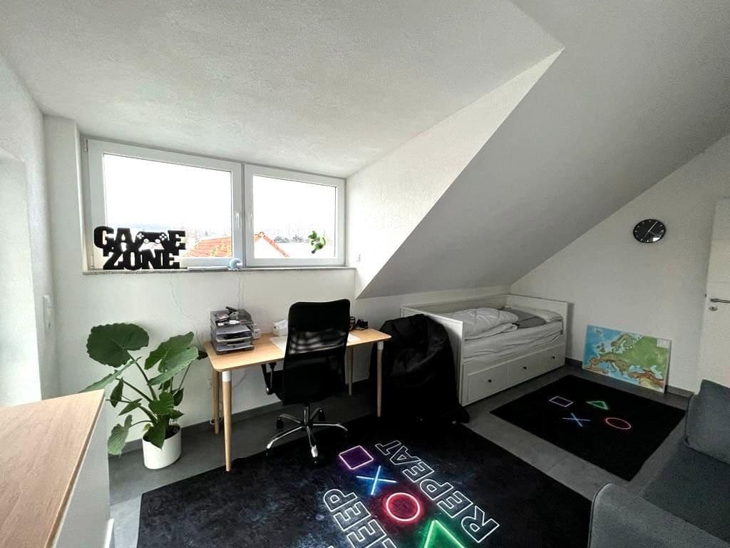Prenájom bytu 3-izbový 86 m², August Lämmle Str. 27, Oberderdingen, Bádensko-Wurttembersko Prenájom bytu 3-izbový 86 m², August Lämmle Str. 27, Oberderdingen, Bádensko-Wurttembersko
