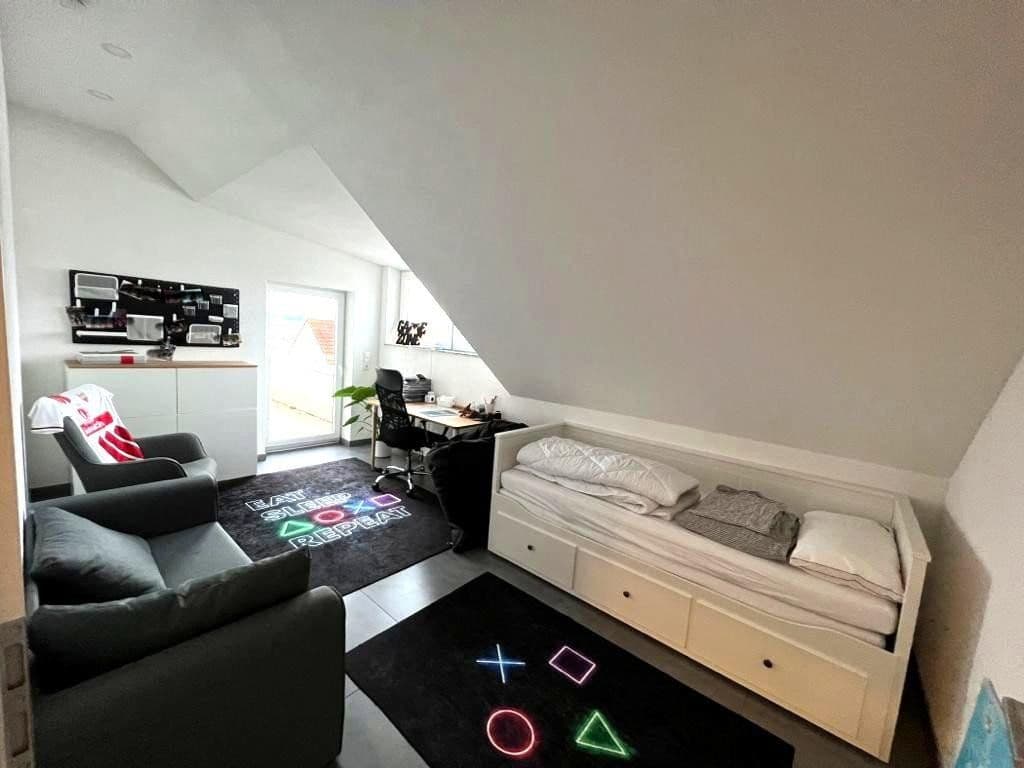 Prenájom bytu 3-izbový 86 m², August Lämmle Str. 27, Oberderdingen, Bádensko-Wurttembersko Prenájom bytu 3-izbový 86 m², August Lämmle Str. 27, Oberderdingen, Bádensko-Wurttembersko