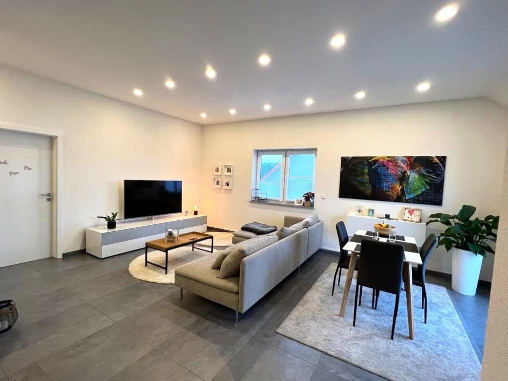 Prenájom bytu 3-izbový 86 m², August Lämmle Str. 27, Oberderdingen, Bádensko-Wurttembersko Prenájom bytu 3-izbový 86 m², August Lämmle Str. 27, Oberderdingen, Bádensko-Wurttembersko