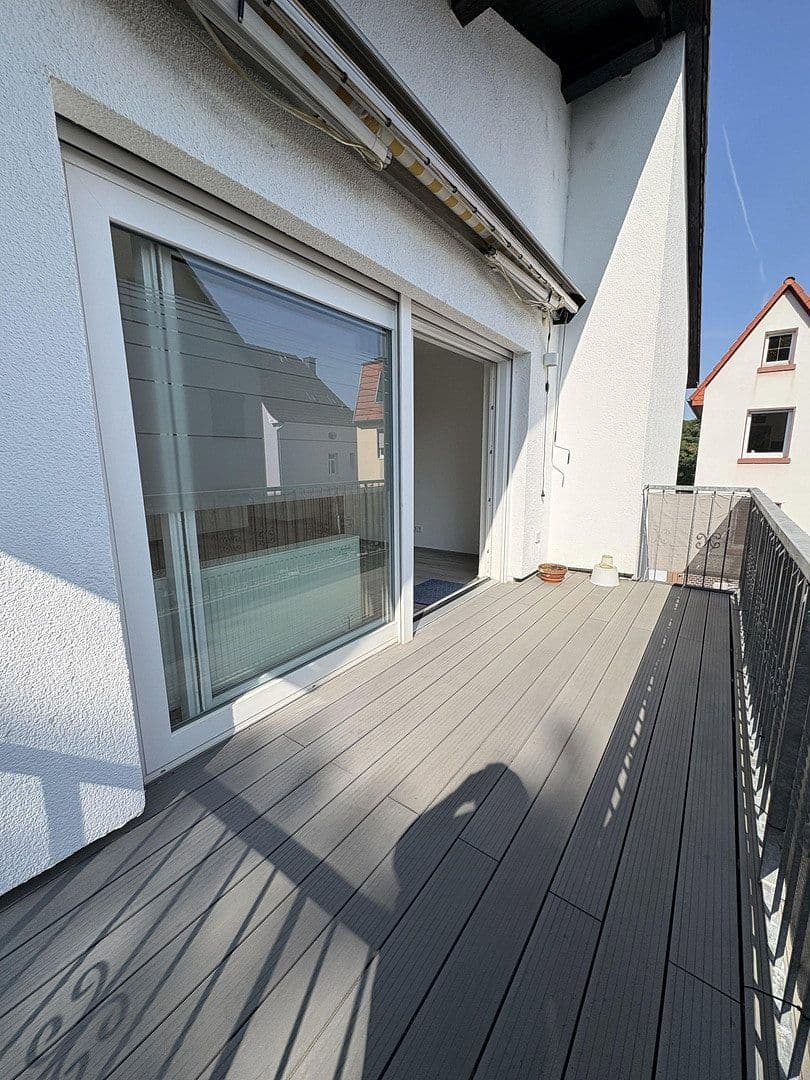 Prenájom bytu 4-izbový 96 m², Bad Vilbel, Hesensko Prenájom bytu 4-izbový 96 m², Bad Vilbel, Hesensko