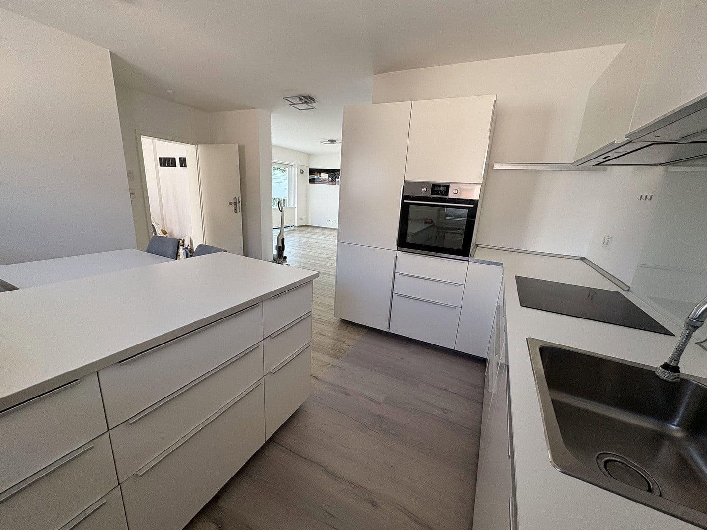 Prenájom bytu 4-izbový 96 m², Bad Vilbel, Hesensko Prenájom bytu 4-izbový 96 m², Bad Vilbel, Hesensko