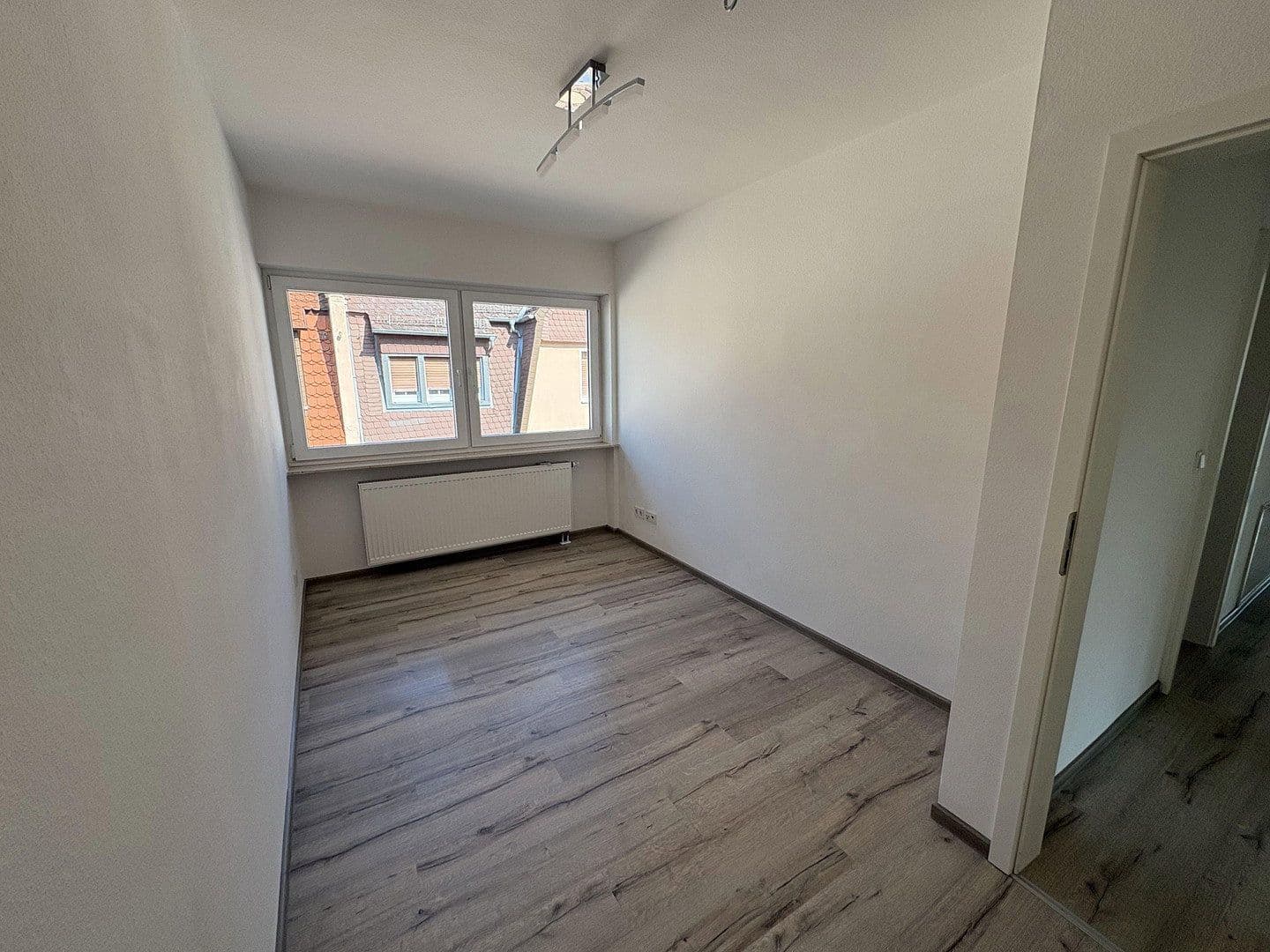 Prenájom bytu 4-izbový 96 m², Bad Vilbel, Hesensko Prenájom bytu 4-izbový 96 m², Bad Vilbel, Hesensko