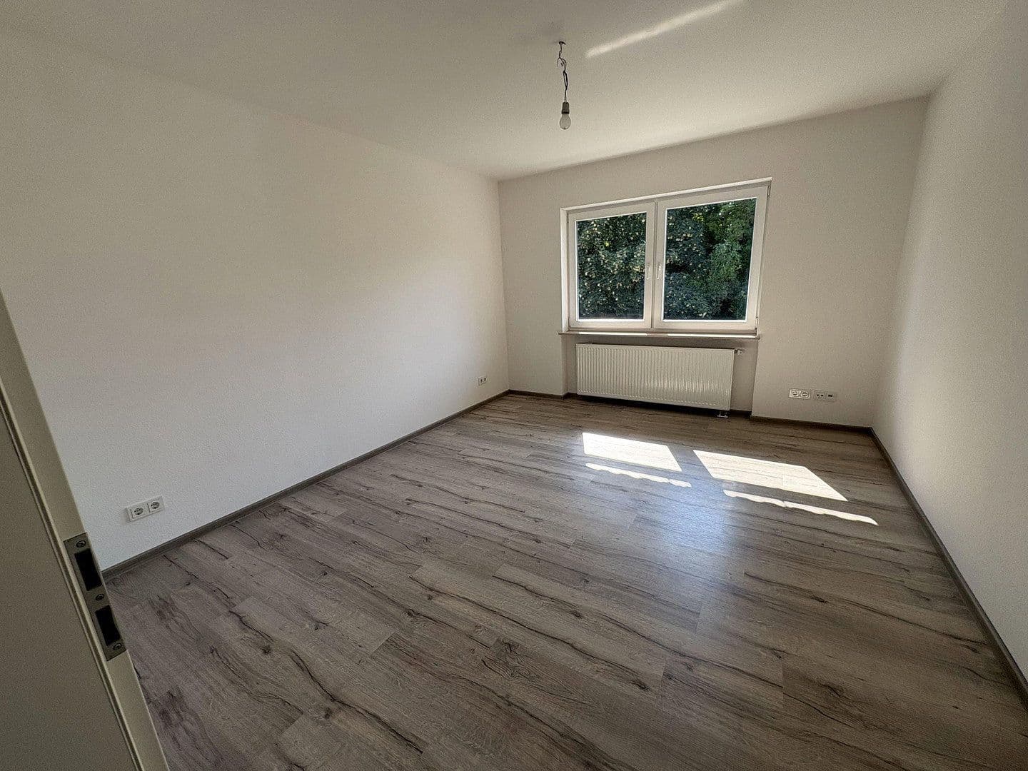 Prenájom bytu 4-izbový 96 m², Bad Vilbel, Hesensko Prenájom bytu 4-izbový 96 m², Bad Vilbel, Hesensko