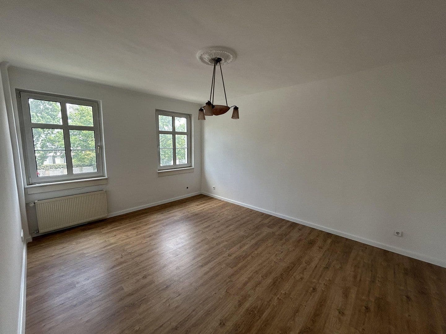 Prenájom bytu 4-izbový 110 m², Offenbach, Hesensko Prenájom bytu 4-izbový 110 m², Offenbach, Hesensko