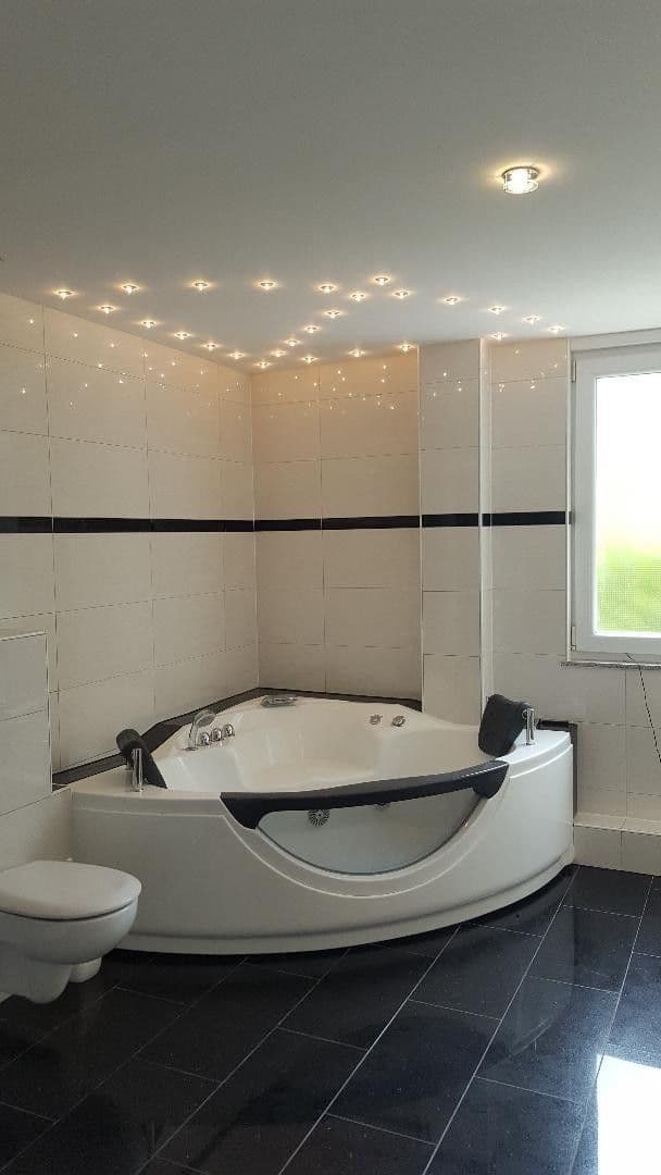 Prenájom domu 244 m², pozemok 384 m², Leverkusen, Severné Porýnie - Westfálsko Prenájom domu 244 m², pozemok 384 m², Leverkusen, Severné Porýnie - Westfálsko