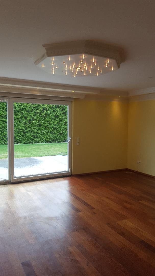Prenájom domu 244 m², pozemok 384 m², Leverkusen, Severné Porýnie - Westfálsko Prenájom domu 244 m², pozemok 384 m², Leverkusen, Severné Porýnie - Westfálsko