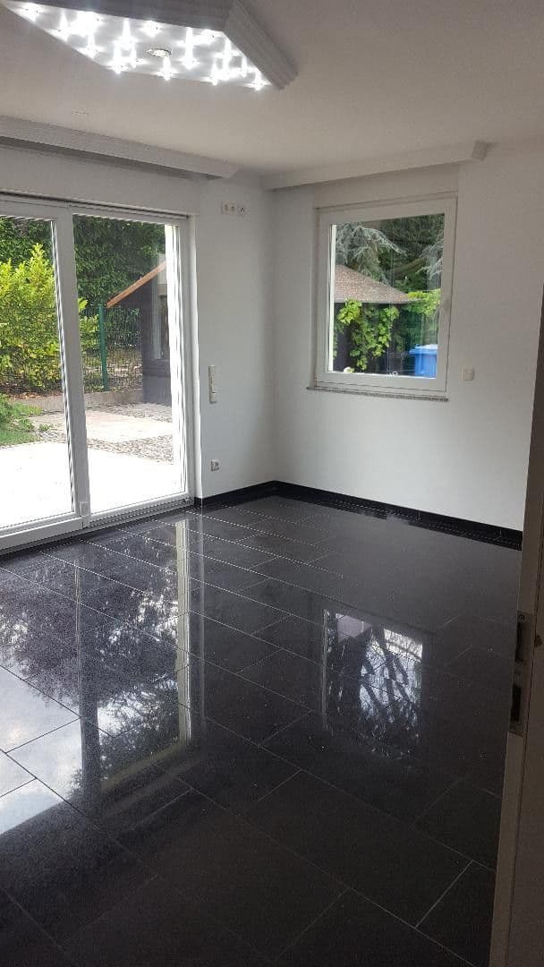 Prenájom domu 244 m², pozemok 384 m², Leverkusen, Severné Porýnie - Westfálsko Prenájom domu 244 m², pozemok 384 m², Leverkusen, Severné Porýnie - Westfálsko